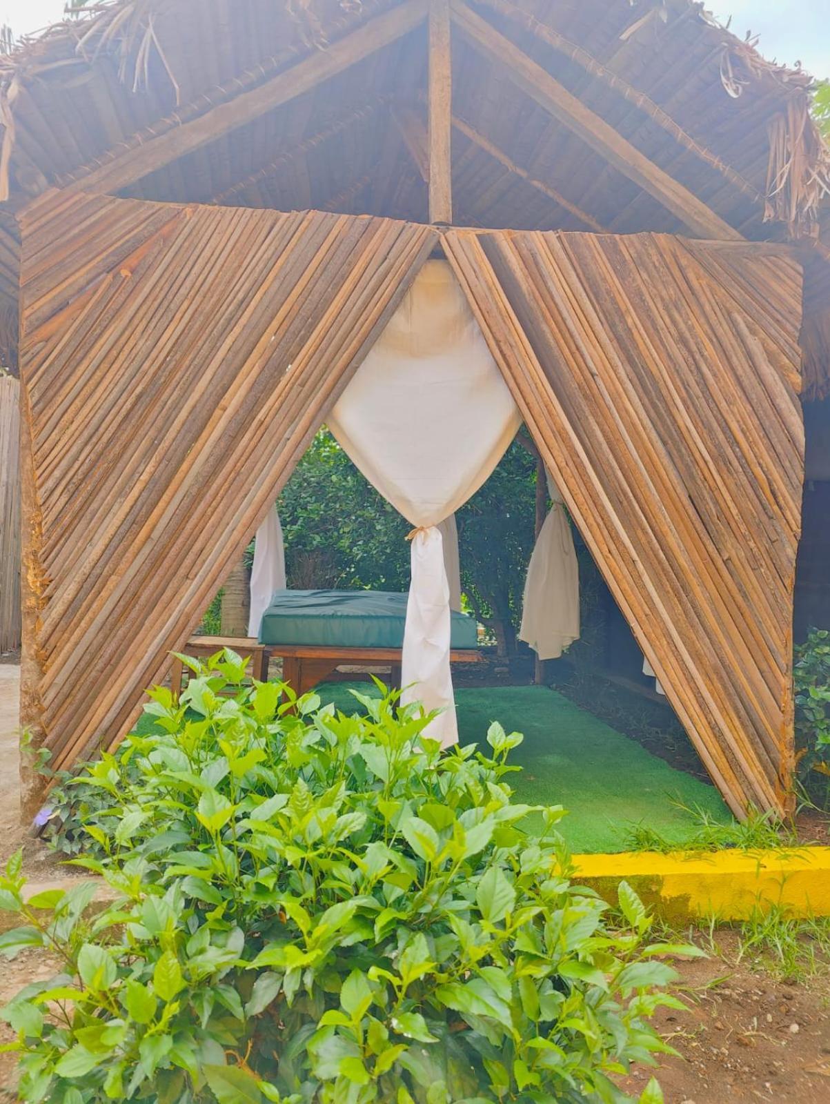 Bungalows Des Tropiques Nosy Be Exterior photo